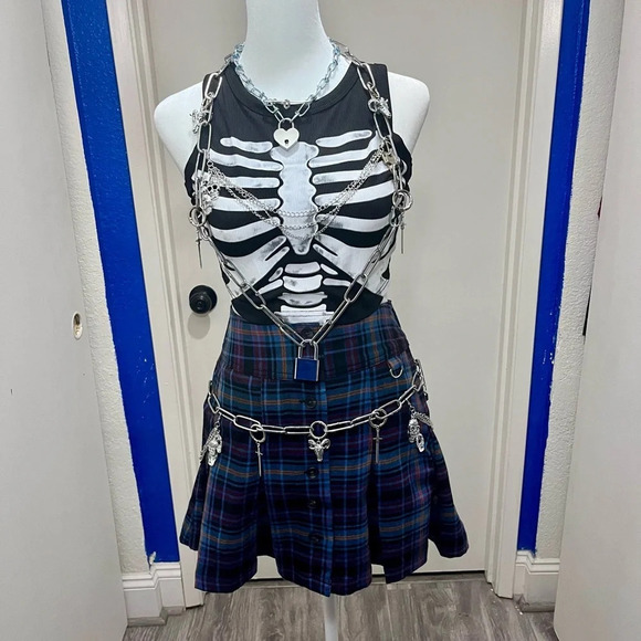 NWOT Plaid Mini Skirt Size 3 - Picture 2 of 6